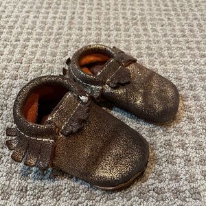 Kids Glittery Moccasin Shoes in Size 4